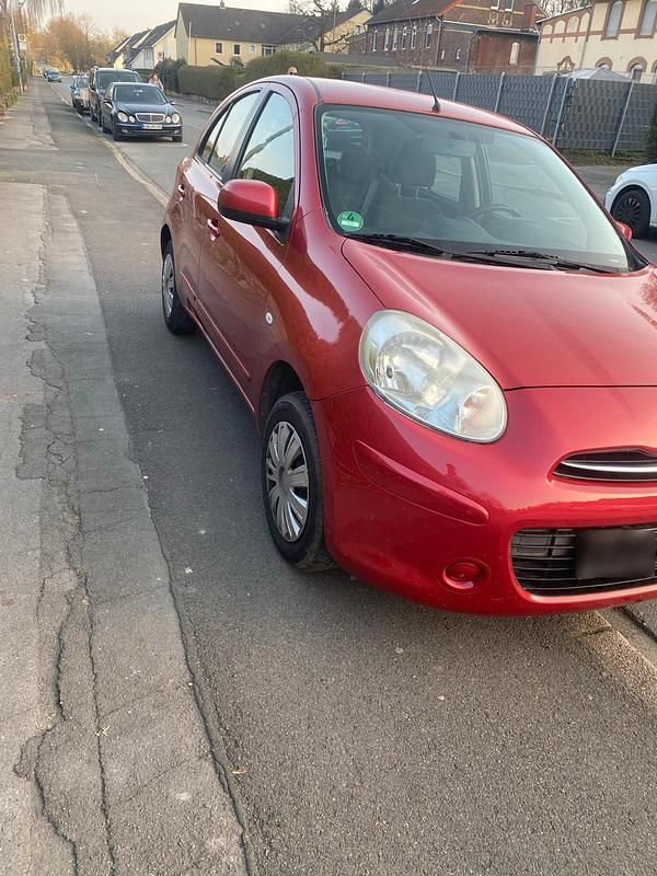 Gebraucht Nissan Micra Acenta 80 PS (58 kW) 2011 Rot Kleinwagen