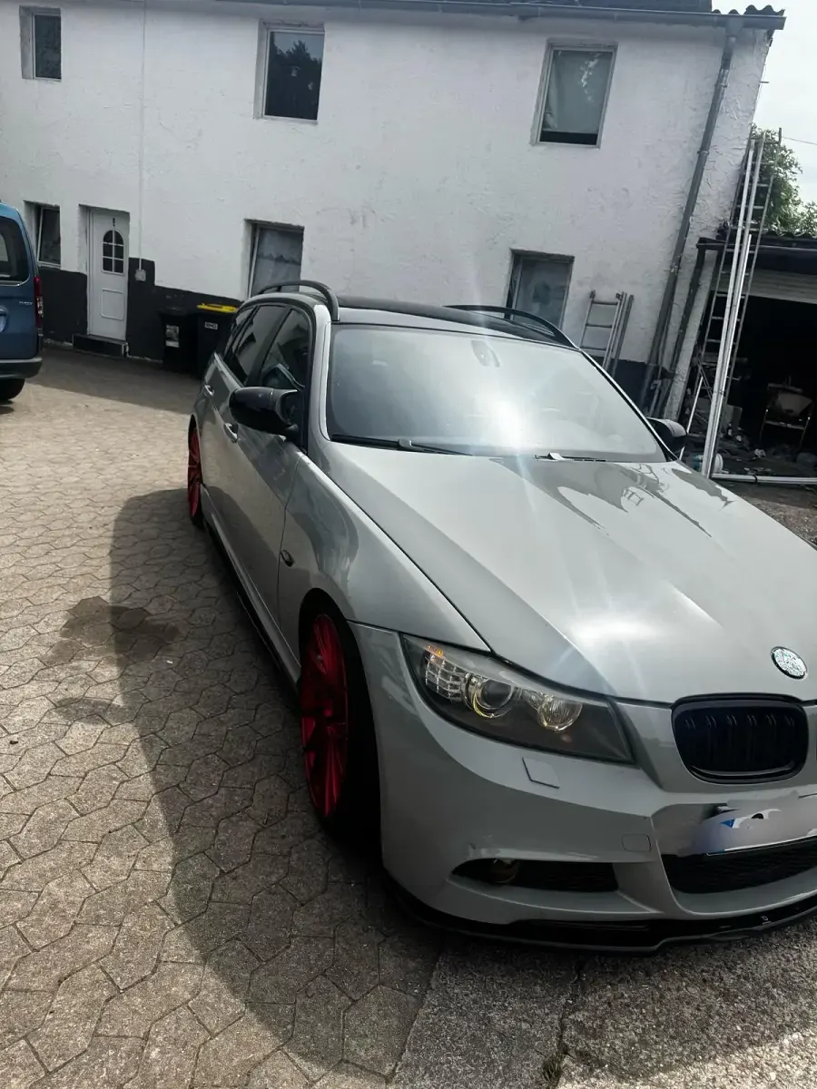 Gebraucht BMW 320 170 PS (125 kW) 2009 Grau Kombi