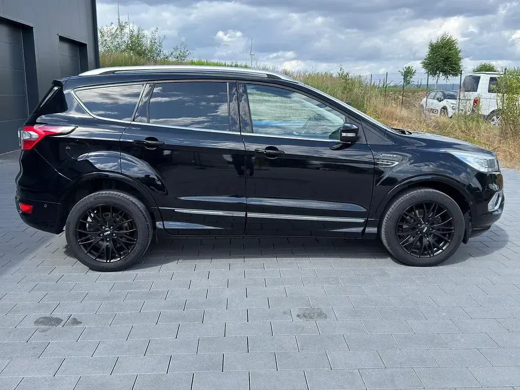 Gebraucht Ford Kuga Vignale 179 PS (131 kW) 2019 Schwarz SUV