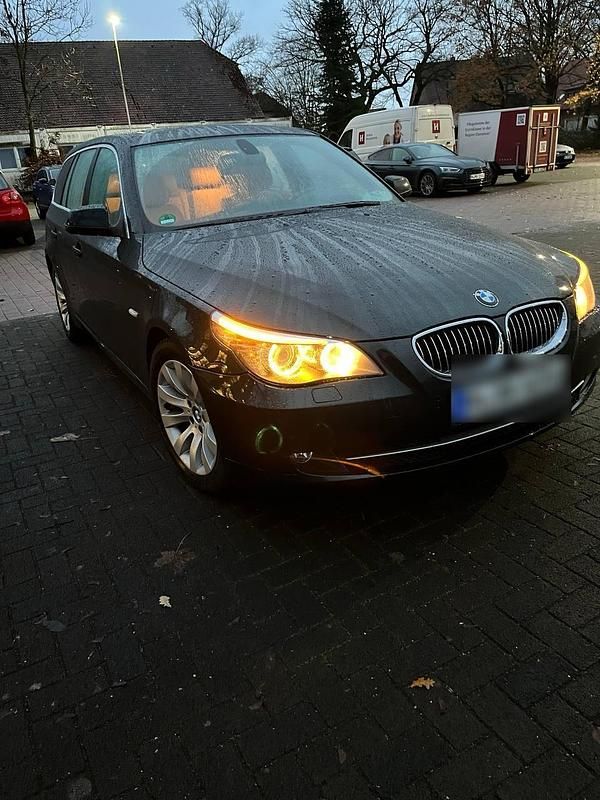 Grün Gebraucht 2009 BMW 523 Kombi | 7.000 € (Fairer Preis) - Bild 1/4