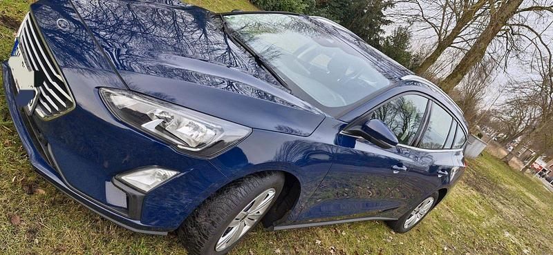 Gebraucht Ford Focus Trend 120 PS (88 kW) 2019 Blau Kombi