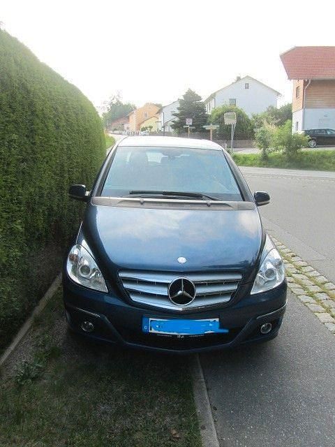 Gebraucht 2010 Mercedes B200 Van / Kleinbus | 2.000 € (Fairer Preis) - Bild 1/4