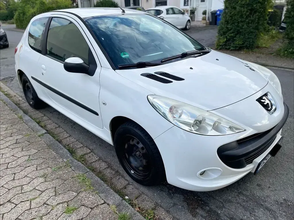 Gebraucht Peugeot 206 60 PS (44 kW) 2011 Weiß Limousine