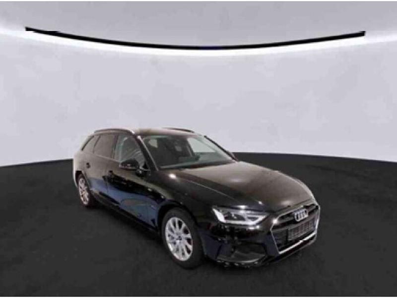Gebraucht Audi A4 Advanced 150 PS (110 kW) 2022 Mythosschwarz metallic Kombi