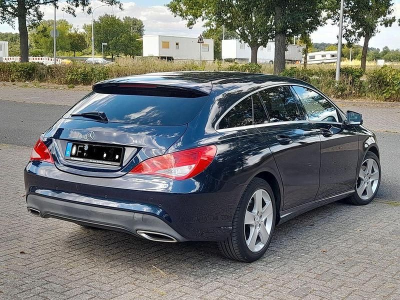 Blau Gebraucht 2017 Mercedes CLA220 Shooting Brake Kombi | 14.000 € (Superpreis) - Bild 1/4