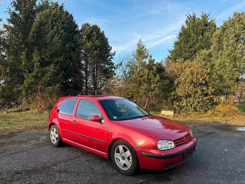 Rot Gebraucht 2002 VW Golf IV Highline Kleinwagen | 399 € (Superpreis) - Bild 1/4