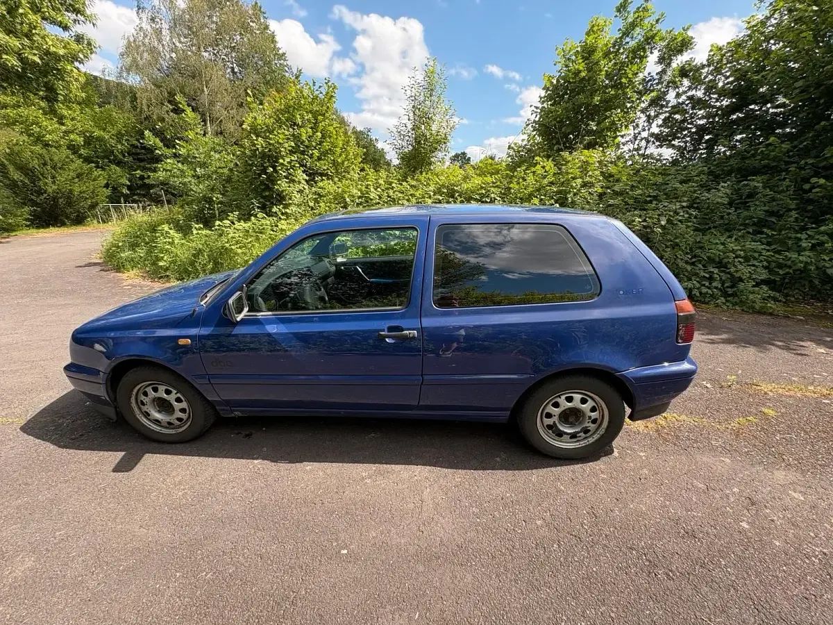 Gebraucht VW Golf III Edition 75 PS (55 kW) 1997 Blau Kleinwagen