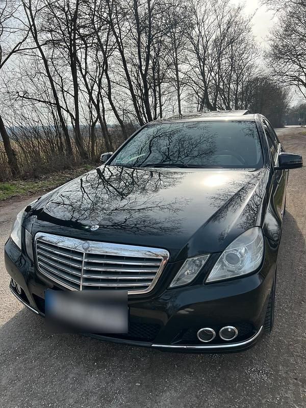 Gebraucht Mercedes E220 170 PS (125 kW) 2009 Schwarz Limousine