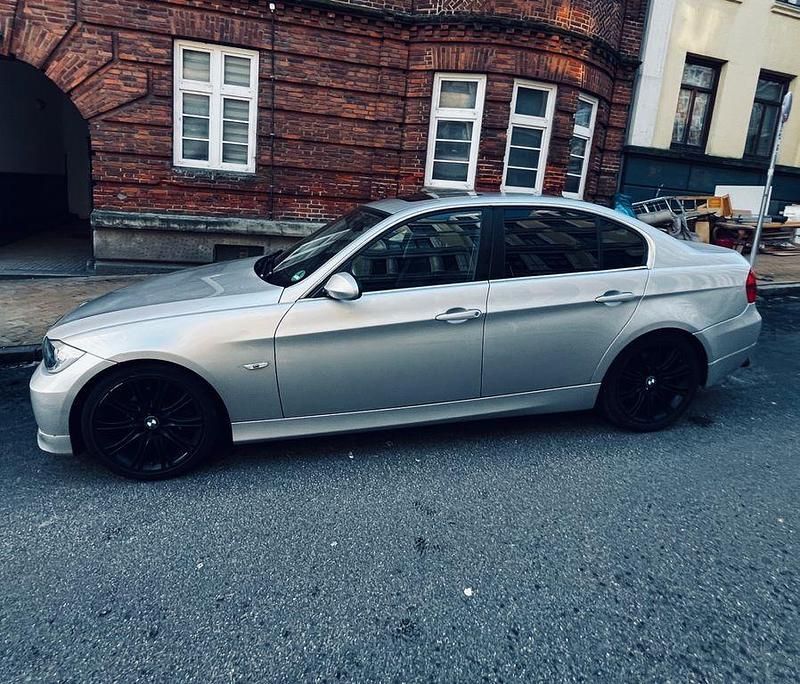 Gebraucht BMW 325 218 PS (160 kW) 2005 Silber Limousine