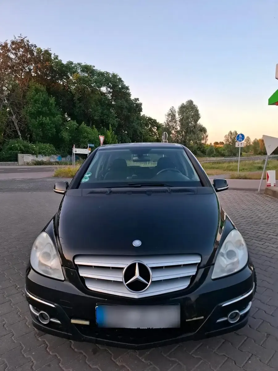 Gebraucht Mercedes B200 136 PS (100 kW) 2009 Schwarz Van / Kleinbus