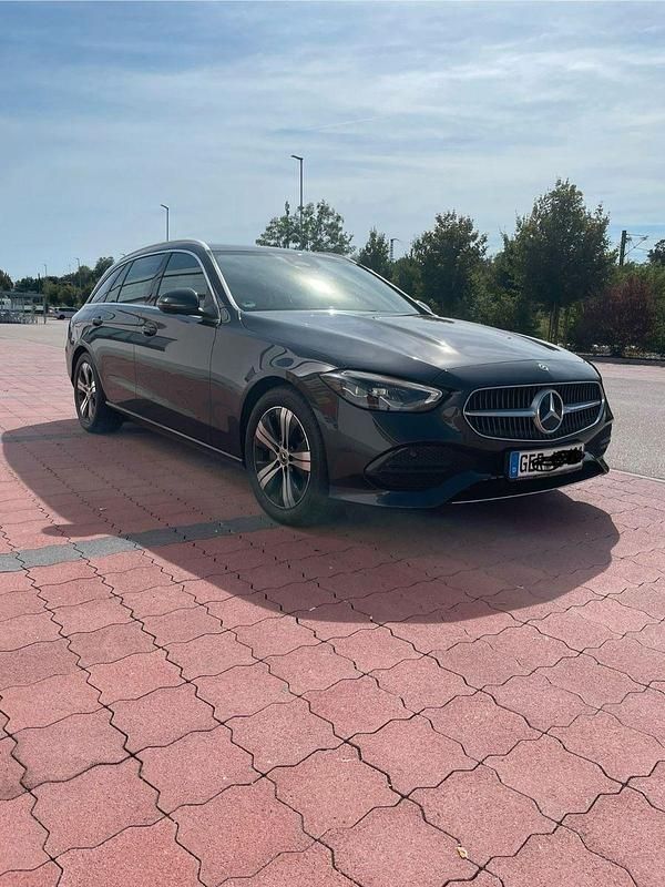 Schwarz Gebraucht 2024 Mercedes C180 Avantgarde Kombi | 33.990 € (Guter Preis) - Bild 1/4