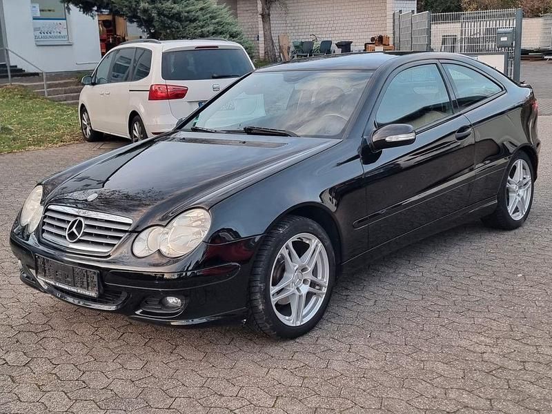 Gebraucht Mercedes C200 163 PS (119 kW) 2006 Schwarz Coupé