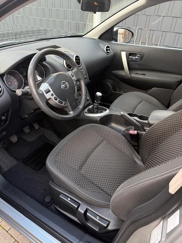 Gebraucht Nissan Qashqai +2 141 PS (103 kW) 2009 Silber SUV