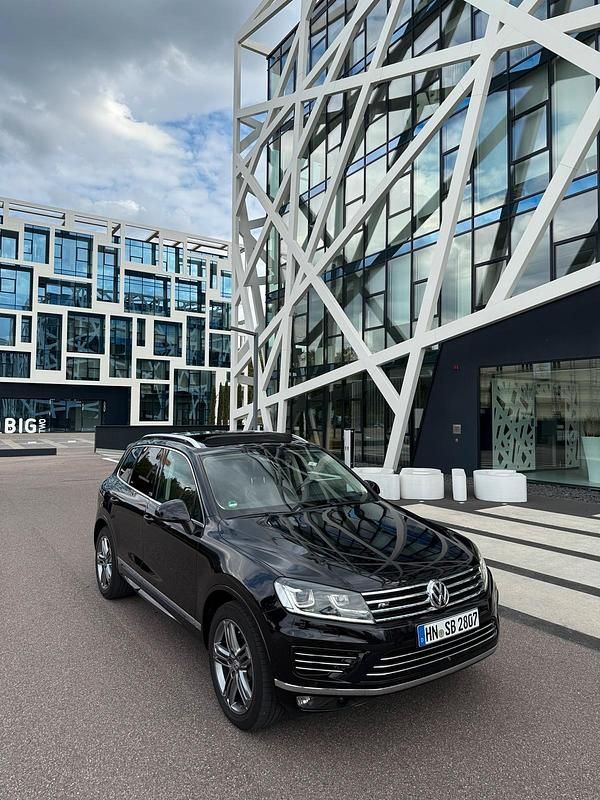 Schwarz Gebraucht 2017 VW Touareg Edition SUV | 26.999 € (Etwas zu teuer) - Bild 1/4