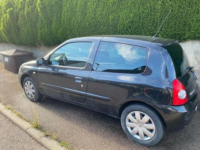 Schwarz Gebraucht 2007 Renault Clio II Kleinwagen | 750 € (Superpreis) - Bild 1/4