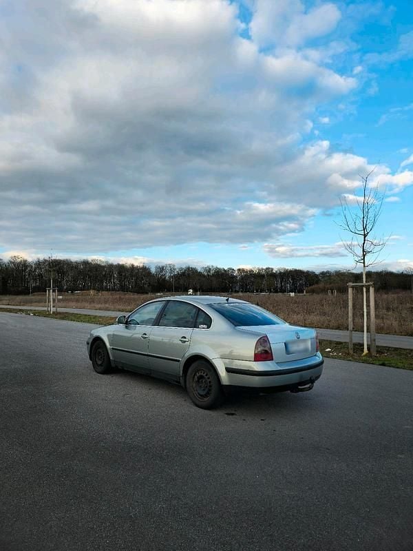 Gebraucht VW Passat 102 PS (75 kW) 2004 Grau Limousine