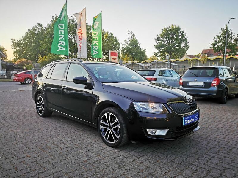 Schwarz Gebraucht 2015 Skoda Octavia Ambition Kombi | 12.490 € (Fairer Preis) - Bild 1/4