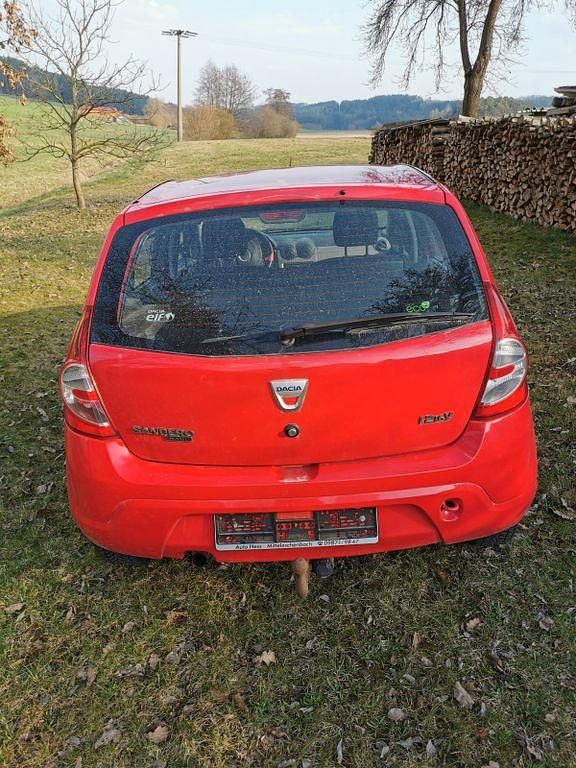 Gebraucht Dacia Sandero 75 PS (55 kW) 2009 Rot Limousine