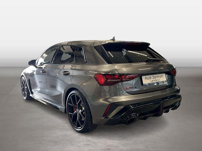 Neu Audi RS3 Ambiente 400 PS (294 kW) 2026 Daytonagrau perleffekt Limousine