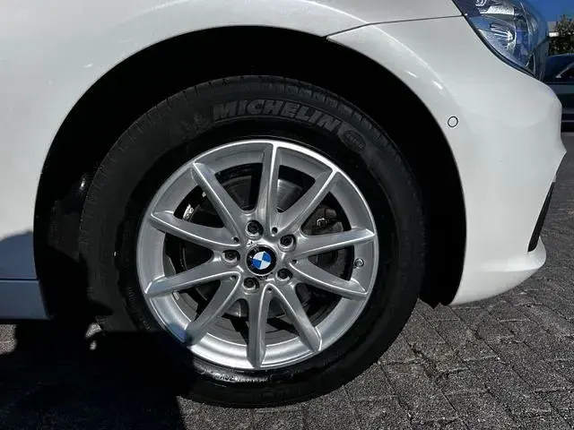 Gebraucht BMW 218 Active Tourer 136 PS (100 kW) 2016 Weiß Van / Kleinbus