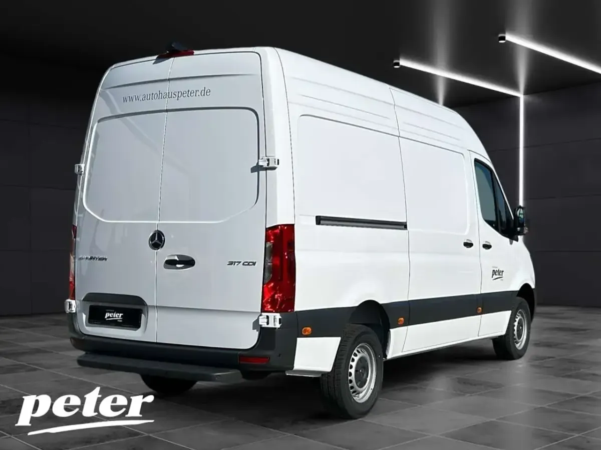 Gebraucht Mercedes Sprinter 170 PS (125 kW) 2026 Weiss Van