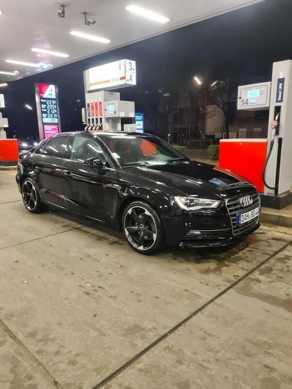 Schwarz Gebraucht 2015 Audi A3 S-Line Limousine | 13.500 € (Fairer Preis) - Bild 1/4