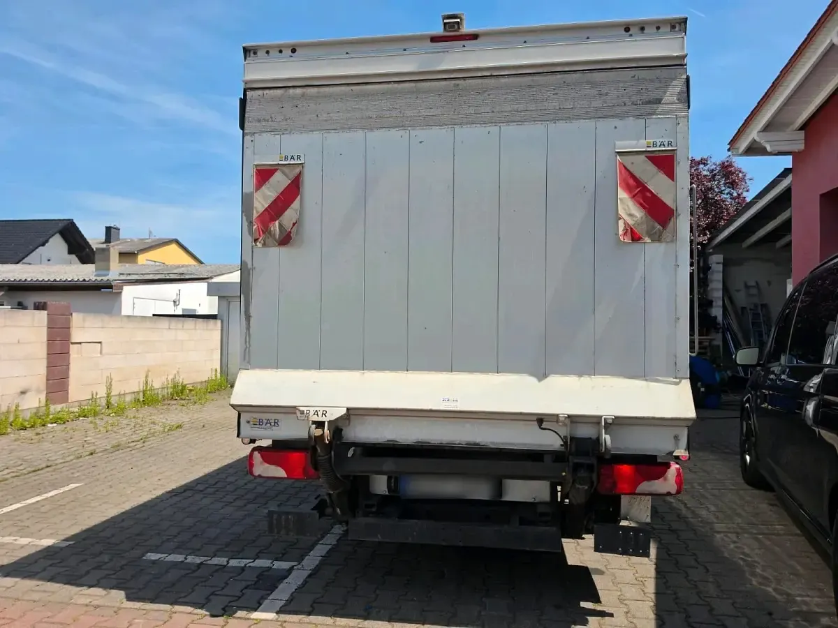 Gebraucht Mercedes Sprinter 163 PS (119 kW) 2026 Weiß Van