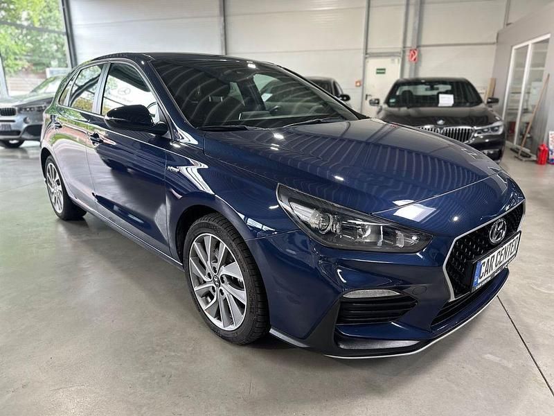Blau Gebraucht 2019 Hyundai i30 N Line Limousine | 15.950 € (Fairer Preis) - Bild 1/4