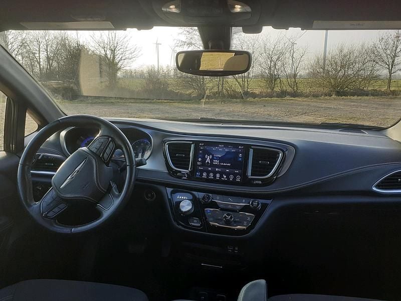 Blau Gebraucht 2019 Chrysler Pacifica SUV | 22.499 € (Fairer Preis) - Bild 1/4