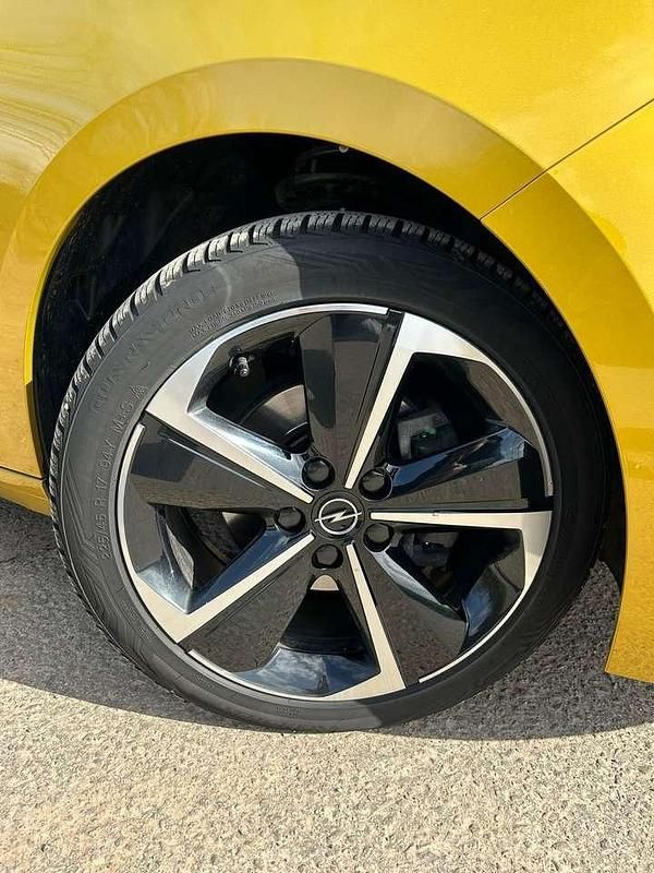 Gebraucht Opel Astra Business Elegance 131 PS (96 kW) 2023 Gelb Kleinwagen