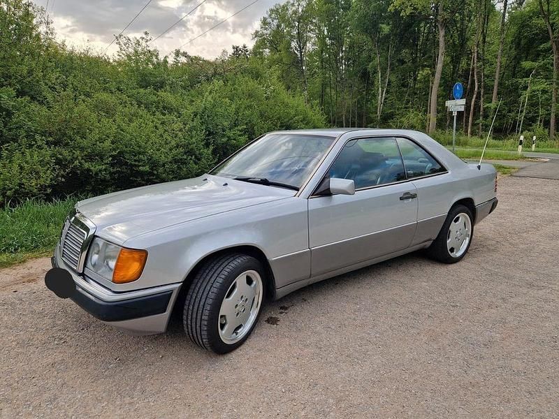 Silber Gebraucht 1991 Mercedes 300 Coupé | 17.700 € - Bild 1/4