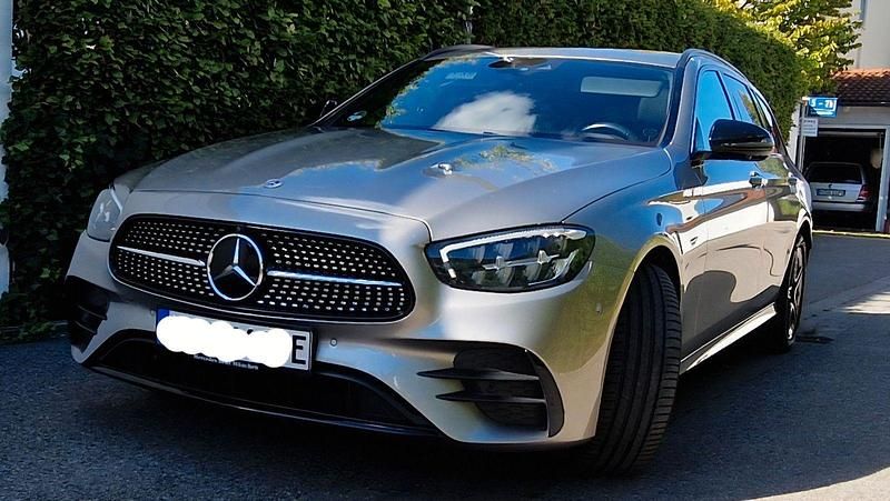 Silber Gebraucht 2022 Mercedes E300 AMG Kombi | 33.900 € (Superpreis) - Bild 1/4