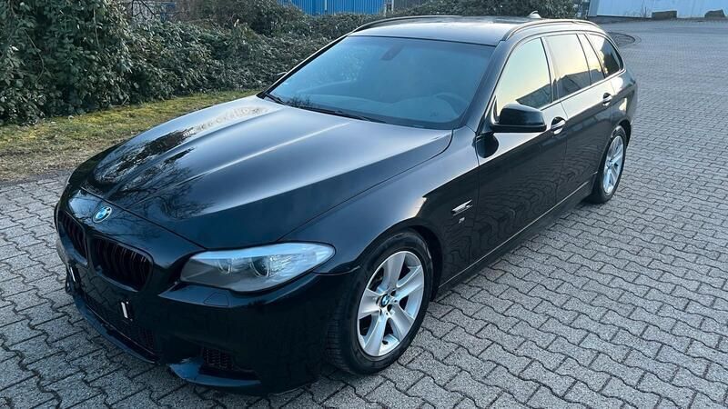 Schwarz Gebraucht 2011 BMW 520 M Sport Kombi | 8.000 € (Guter Preis) - Bild 1/4