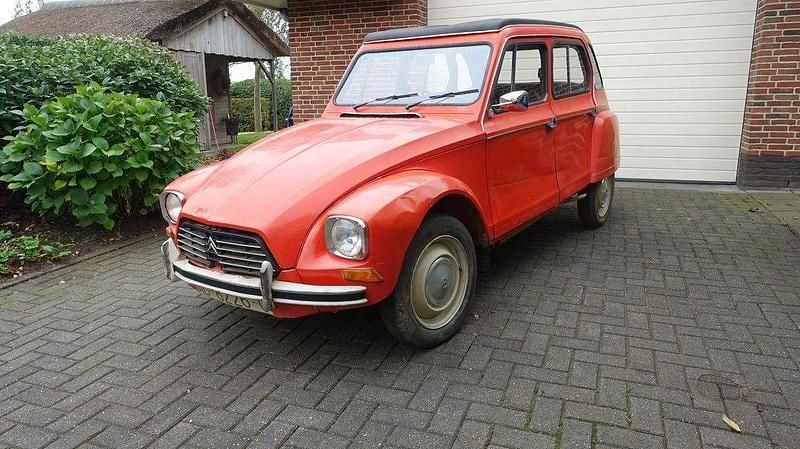 Rot Gebraucht 1977 Citroën Dyane Kleinwagen | 6.750 € - Bild 1/4