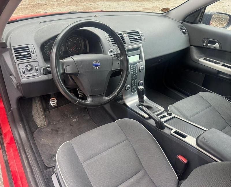 Gebraucht Volvo C30 125 PS (91 kW) 2008 Rot Kleinwagen