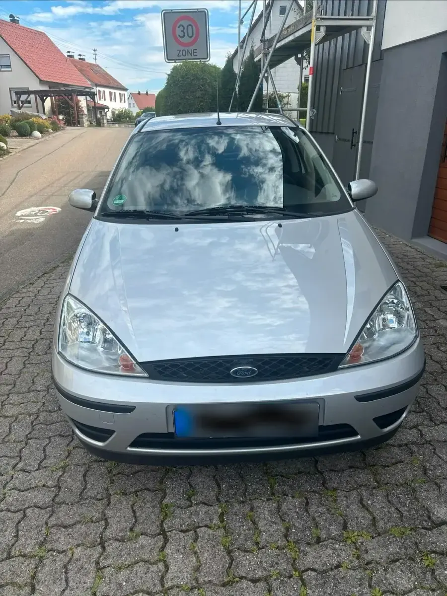 Gebraucht Ford Focus 101 PS (74 kW) 2003 Silber Limousine
