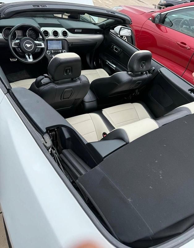 Gebraucht Ford Mustang 317 PS (233 kW) 2019 Weiß Cabrio