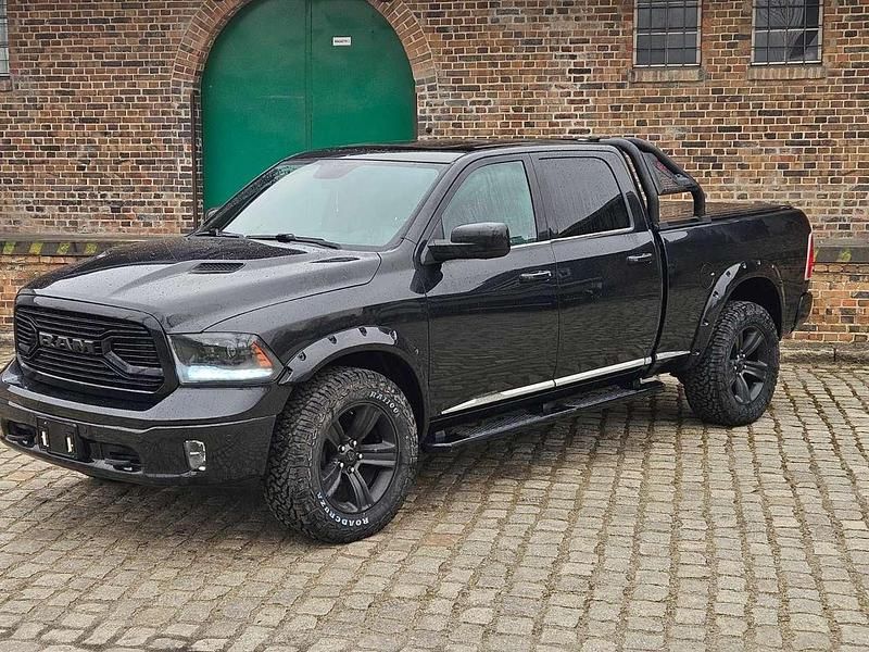 Schwarz Gebraucht 2017 Dodge Ram Limited Abholung | 39.990 € (Fairer Preis) - Bild 1/4