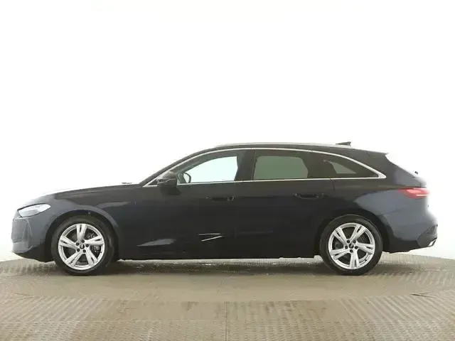 Używany Audi A5 Ambiente 204 KM (150 kW) 2025 Niebieski Kombi