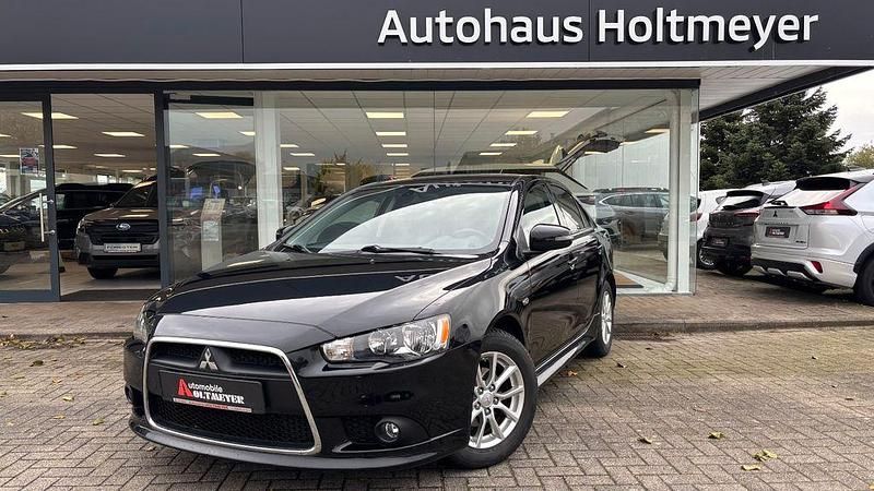 Schwarz Gebraucht 2015 Mitsubishi Lancer Plus Limousine | 8.950 € (Etwas zu teuer) - Bild 1/4