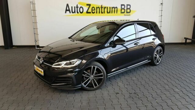 Schwarz metallic Gebraucht 2017 VW Golf VII GTD Limousine | 25.990 € (Teuer) - Bild 1/4