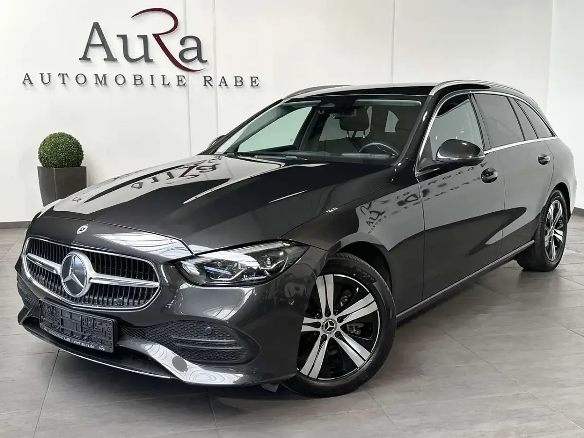 Gebraucht Mercedes C200 Avantgarde 163 PS (119 kW) 2023 Graphitgrau Kombi