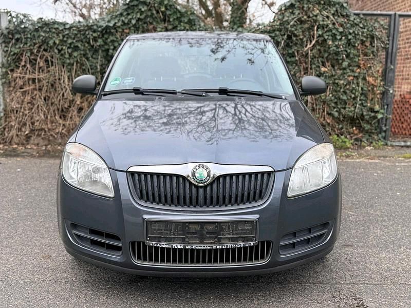 Grau Gebraucht 2009 Skoda Fabia Kombi | 1.900 € (Fairer Preis) - Bild 1/4