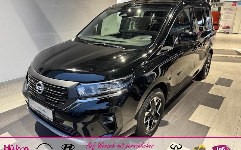 Neu Nissan Townstar Tekna 130 PS (95 kW) 2025 Schwarz Van
