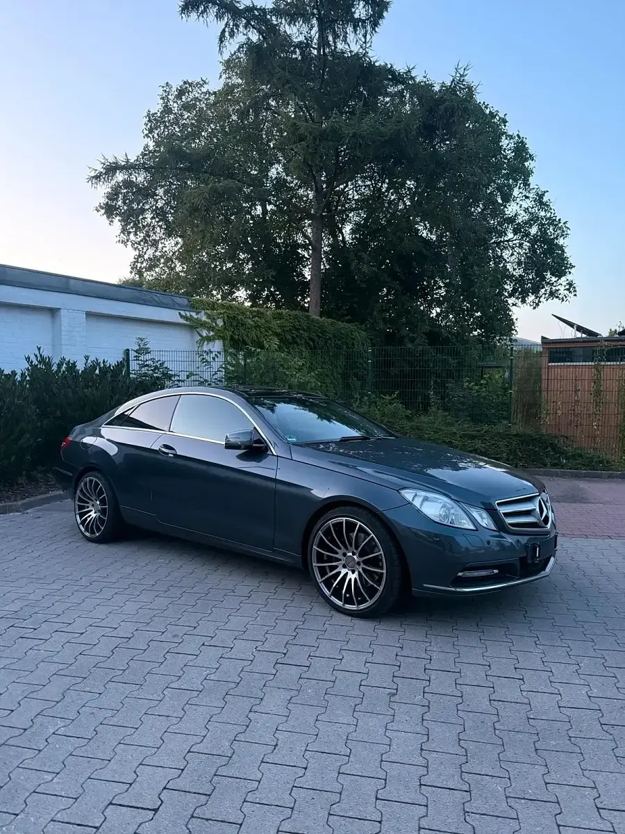 Gebraucht Mercedes E350 231 PS (169 kW) 2011 Grau Coupé