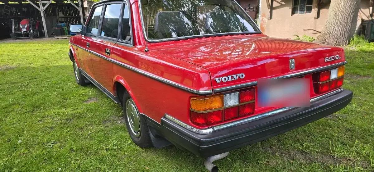 Gebraucht Volvo 240 116 PS (85 kW) 1989 Rot Limousine