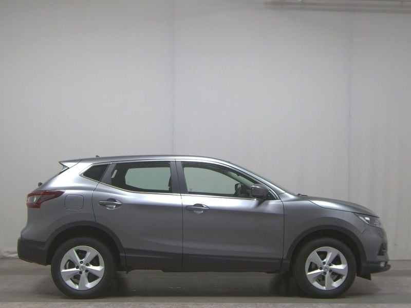 Grau Gebraucht 2021 Nissan Qashqai Acenta SUV | 15.980 € (Superpreis) - Bild 1/4