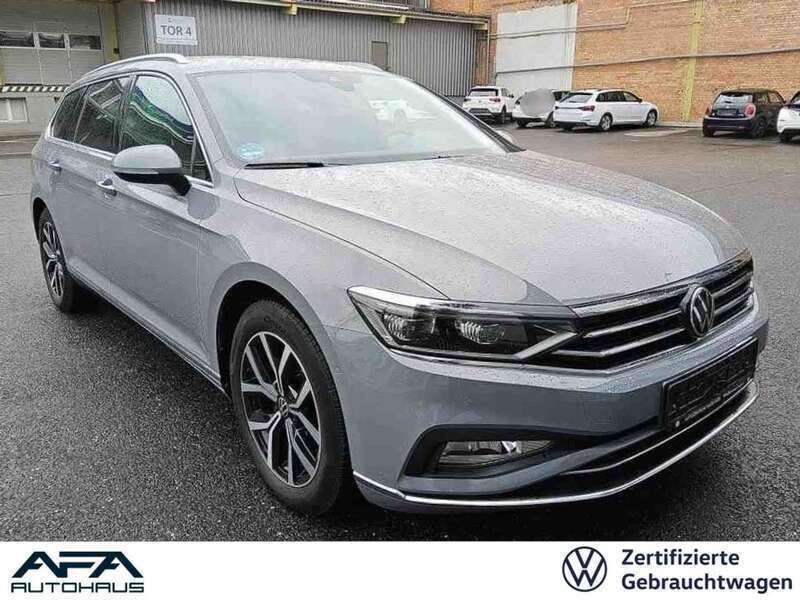 Grau Gebraucht 2022 VW Passat Elegance Kombi | 23.949 € (Teuer) - Bild 1/4