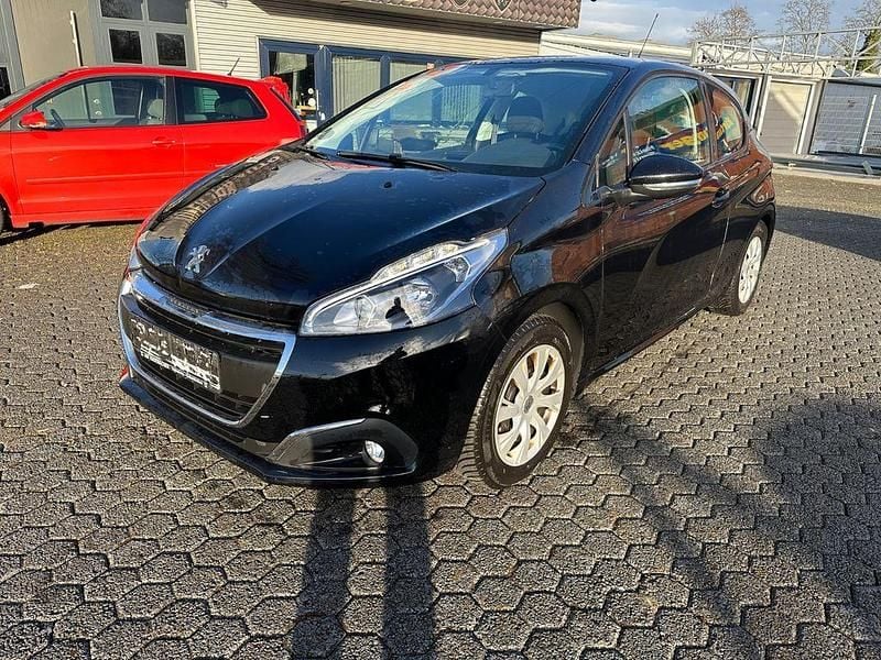 Gebraucht Peugeot 208 68 PS (50 kW) 2018 Schwarz Kleinwagen