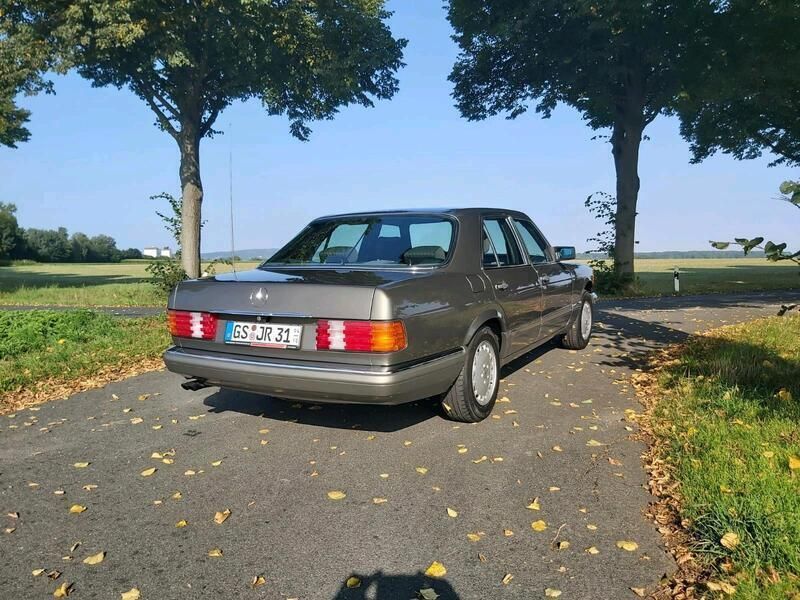 Braun Gebraucht 1989 Mercedes 260 SE Limousine | 9.000 € - Bild 1/4